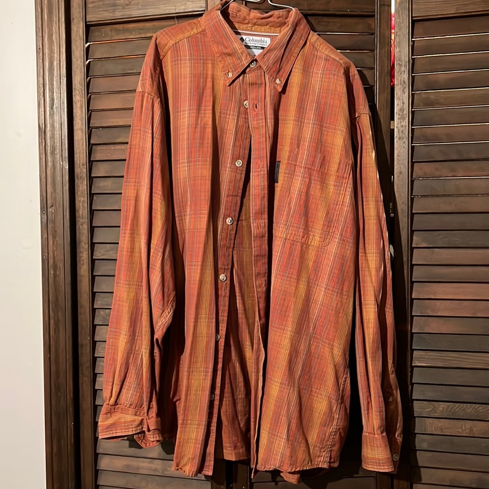 Columbia men’s button down shirt